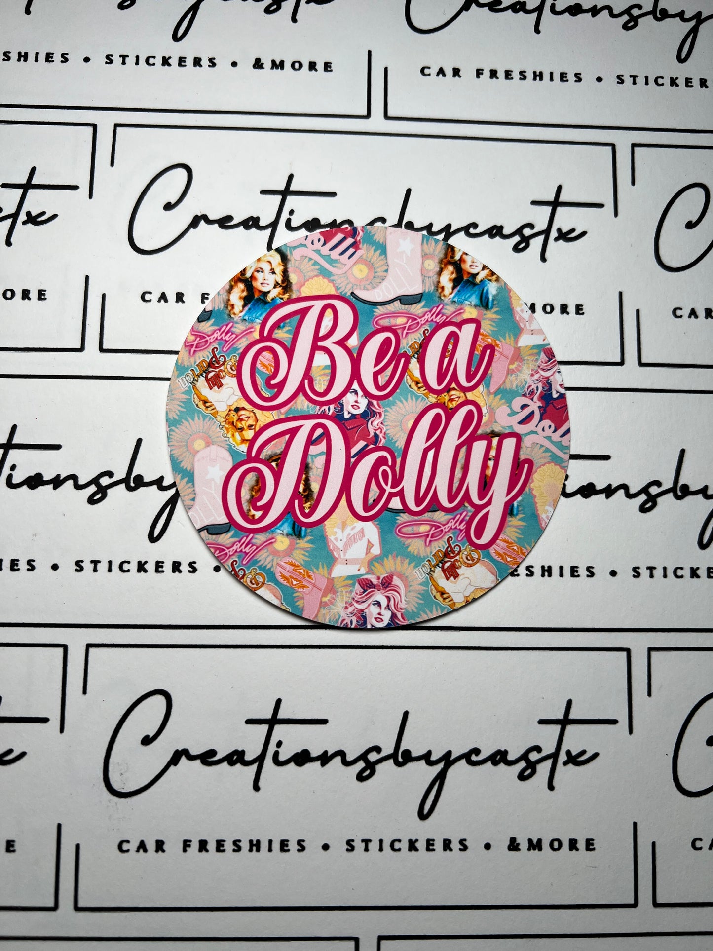 Be A Dolly Checkered Round Cardstock Individual