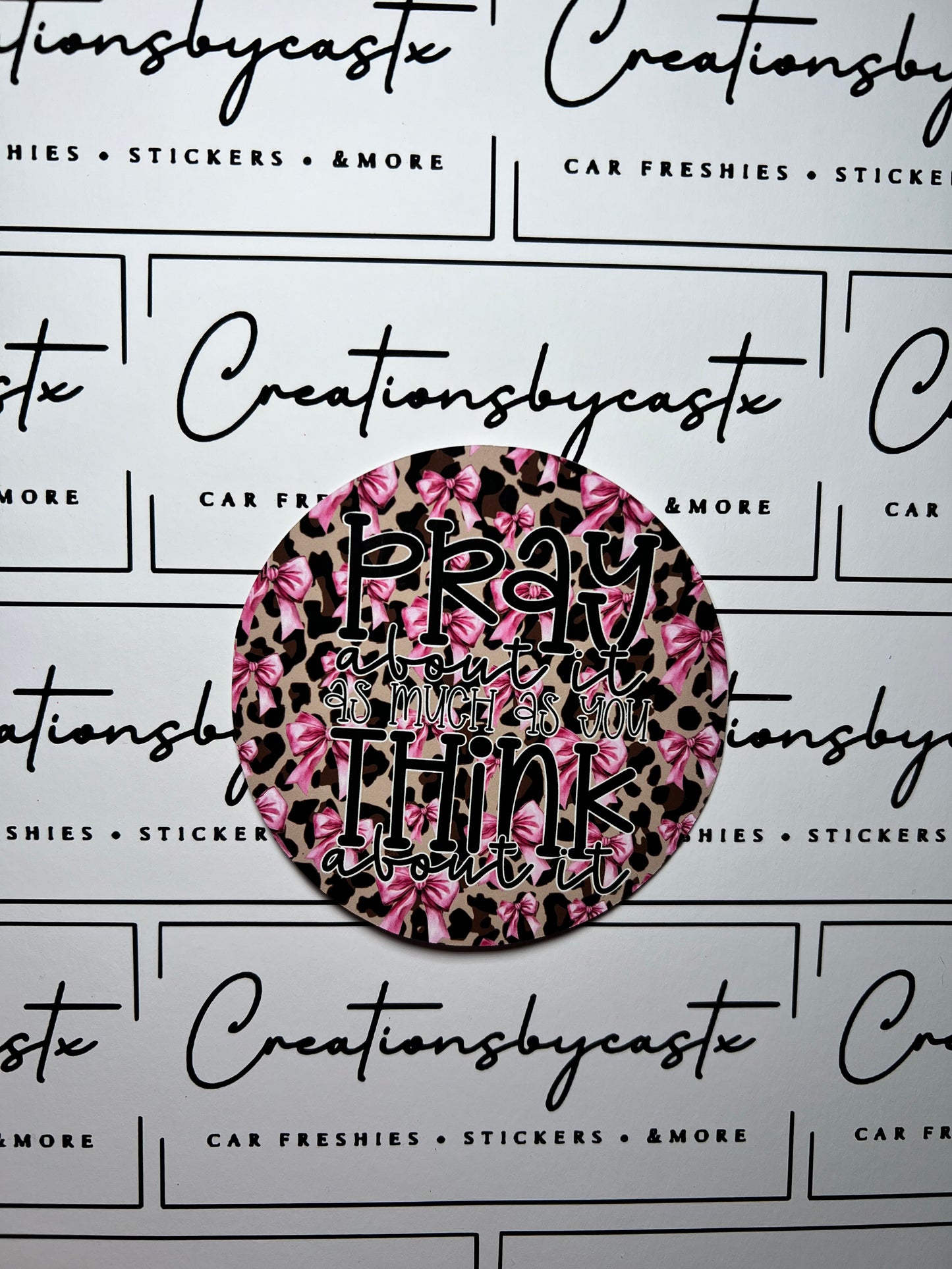 Pray About It Leopard Bow Round Cardstock